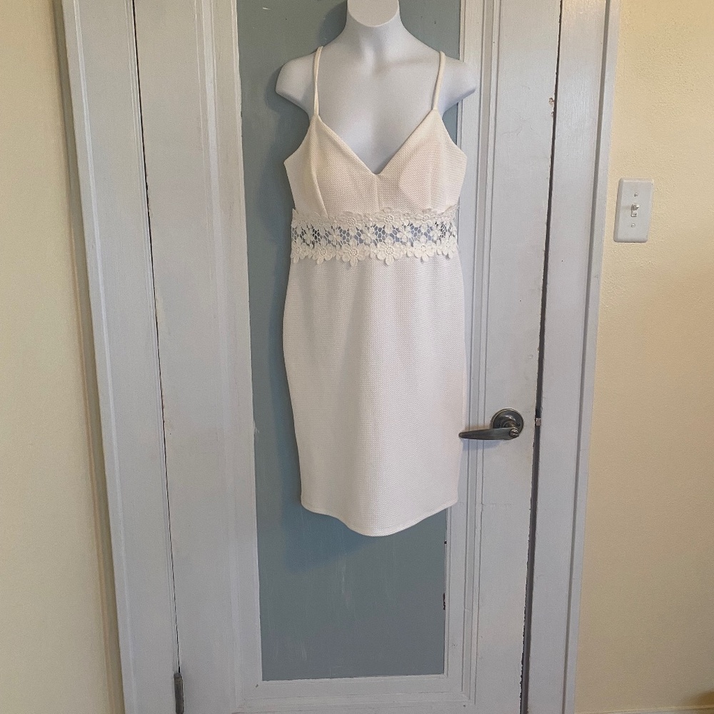 Sz lg Summer white club dress body con size large crochet detail sundress